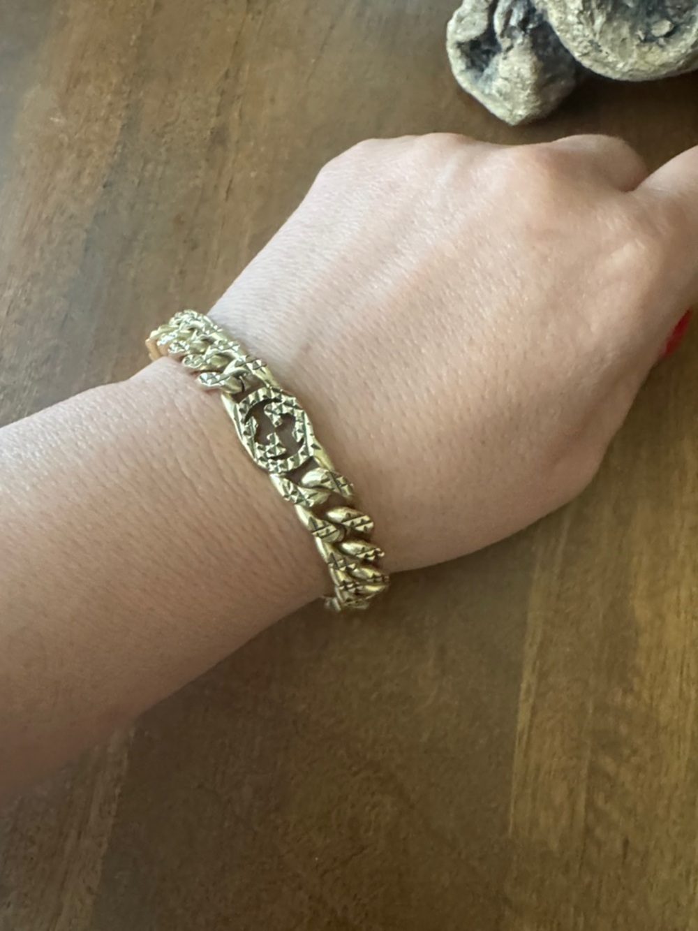 Gucci Gold Sculpted Link Bracelet for Women